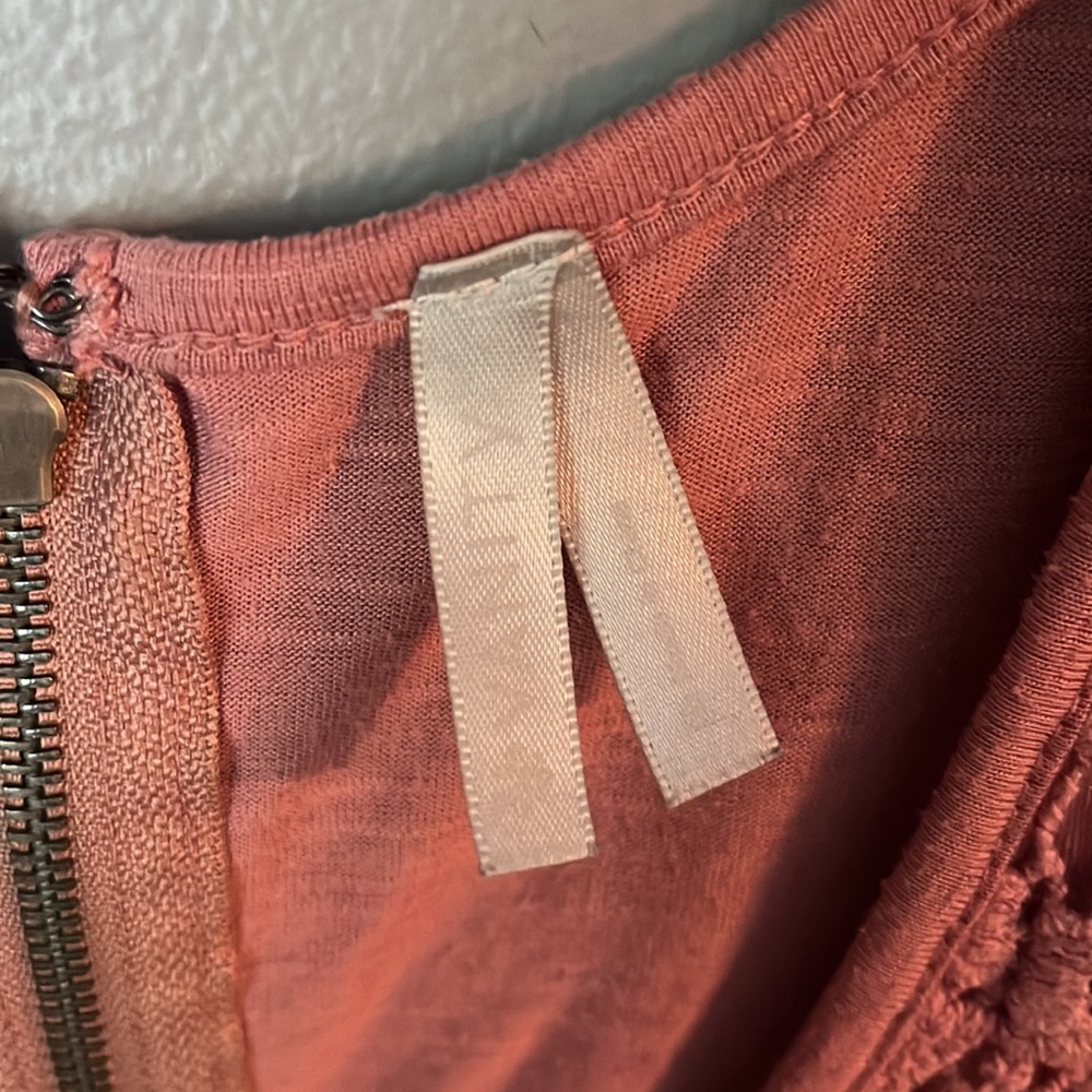 Pink Vanity Lace Tank - Picture 3 of 10